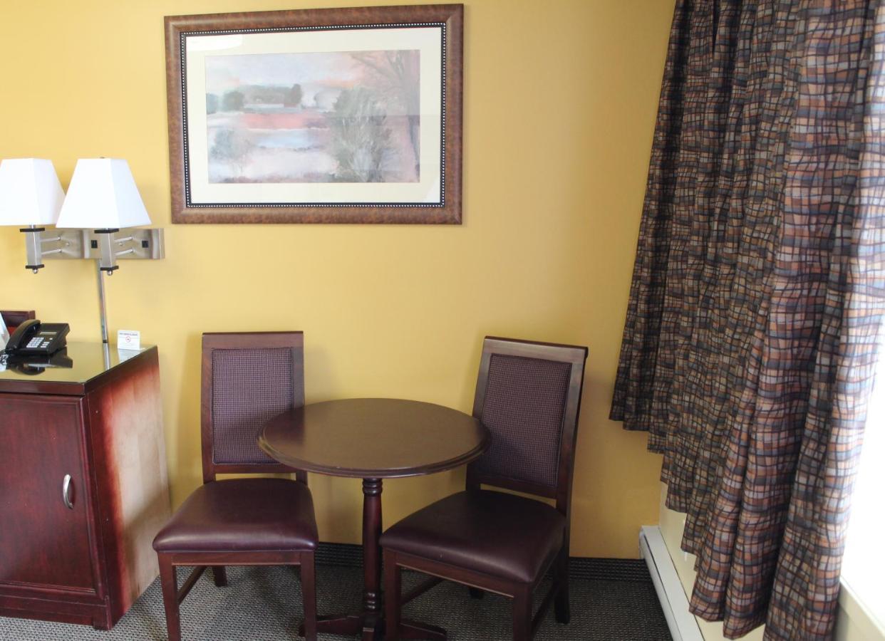 Imperial Fireside Inn Sudbury Ngoại thất bức ảnh