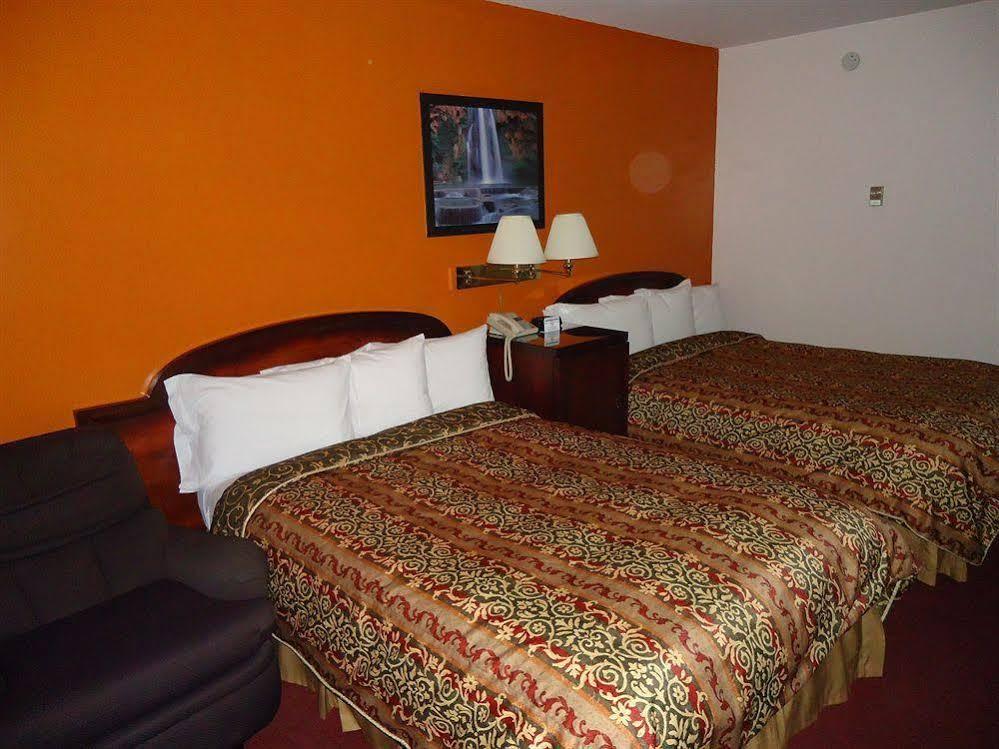 Imperial Fireside Inn Sudbury Ngoại thất bức ảnh